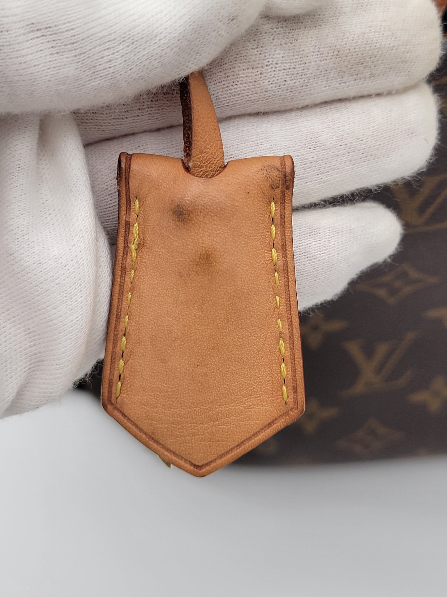 Louis Vuitton Montaigne MM — Monogram Canvas