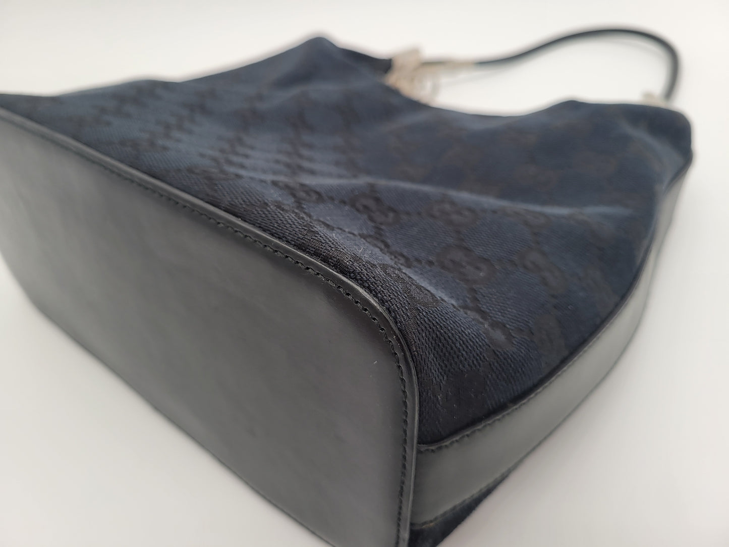 Gucci GG Canvas Hobo · Tom Ford Era