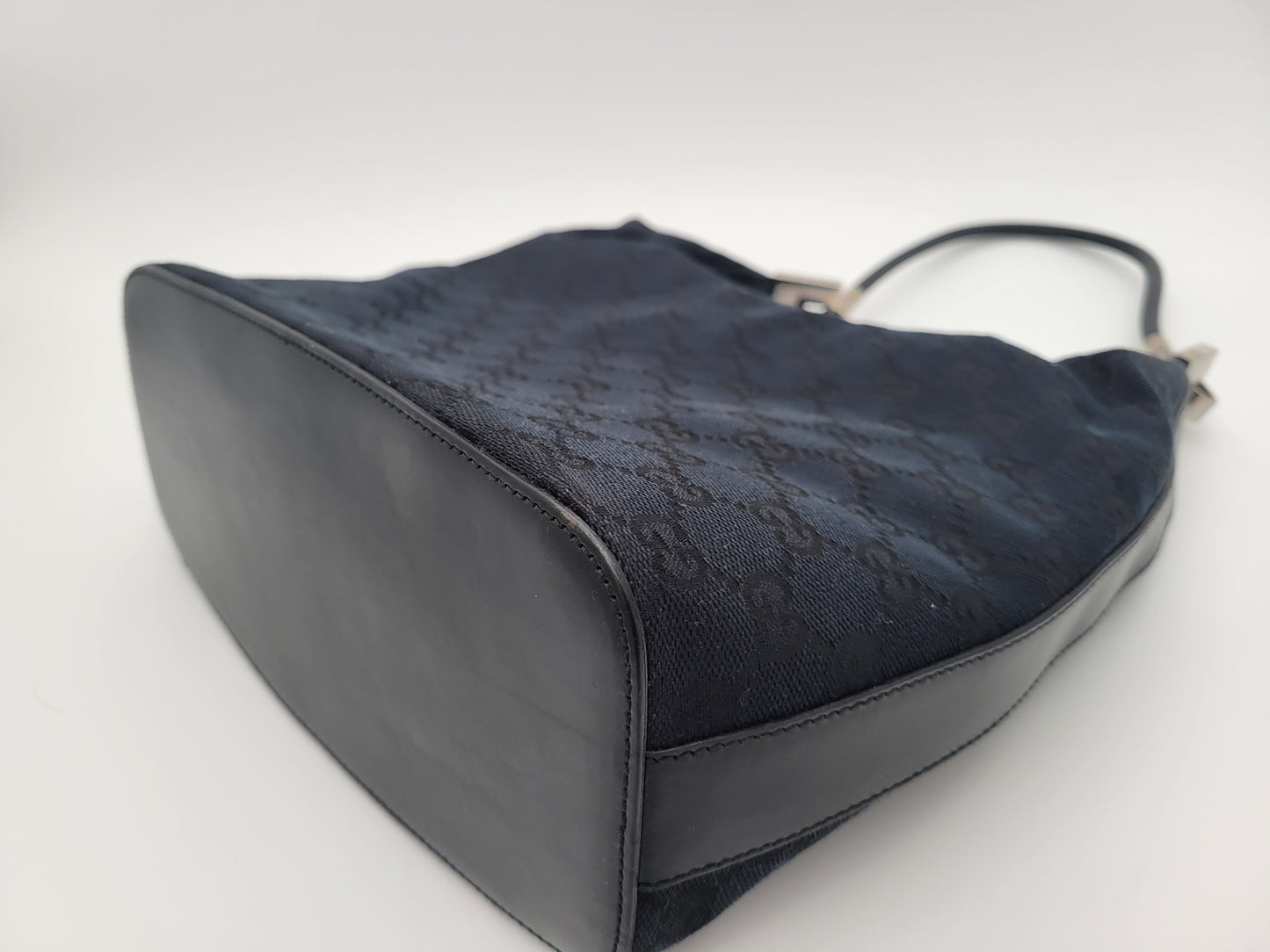 Gucci GG Canvas Hobo · Tom Ford Era