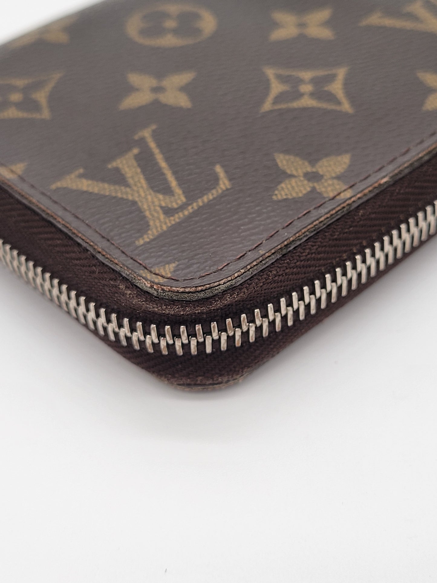 Louis Vuitton Zippy Wallet — Monogram Canvas | GHW | Full Set