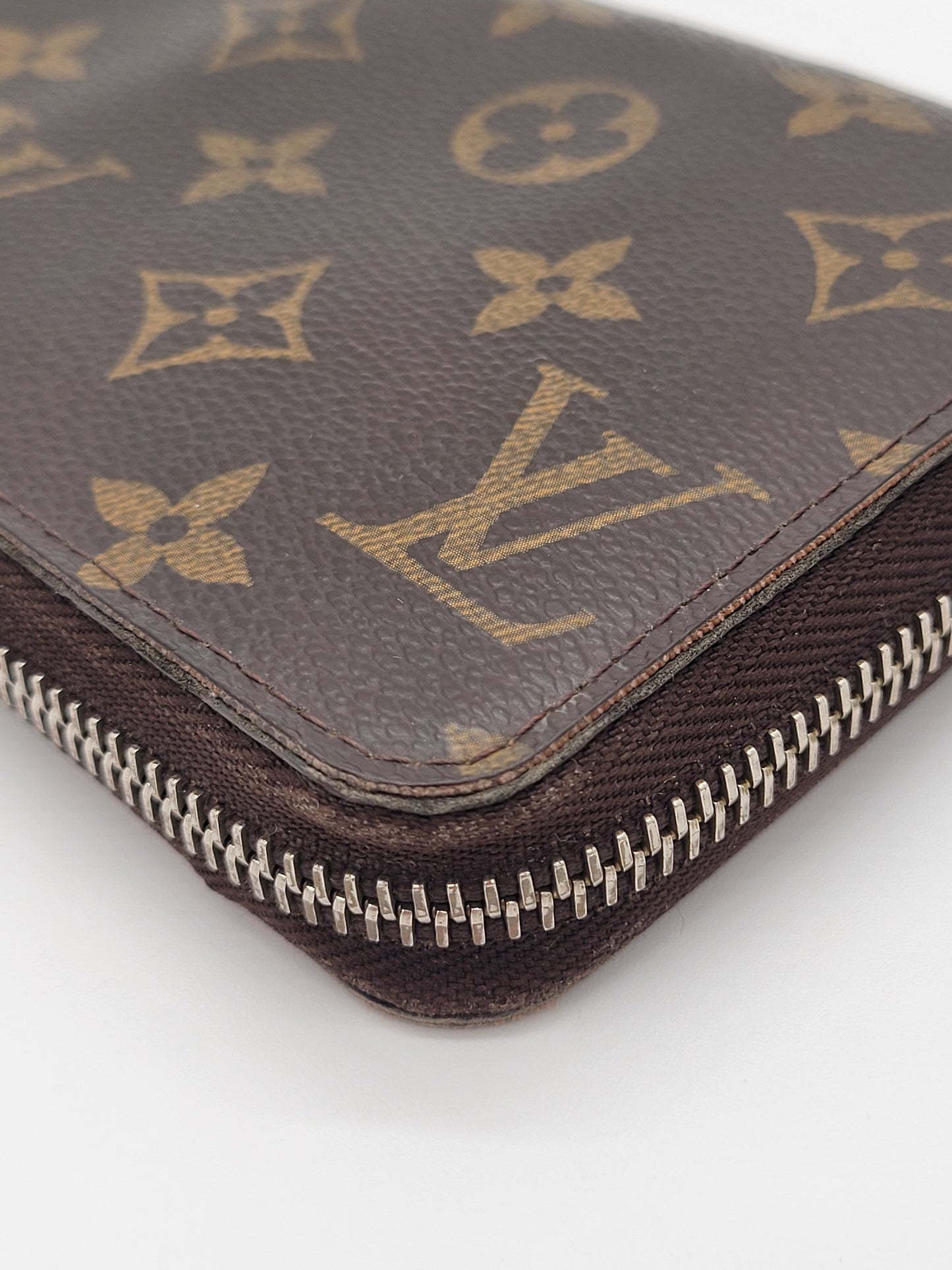 Louis Vuitton Zippy Wallet — Monogram Canvas | GHW | Full Set
