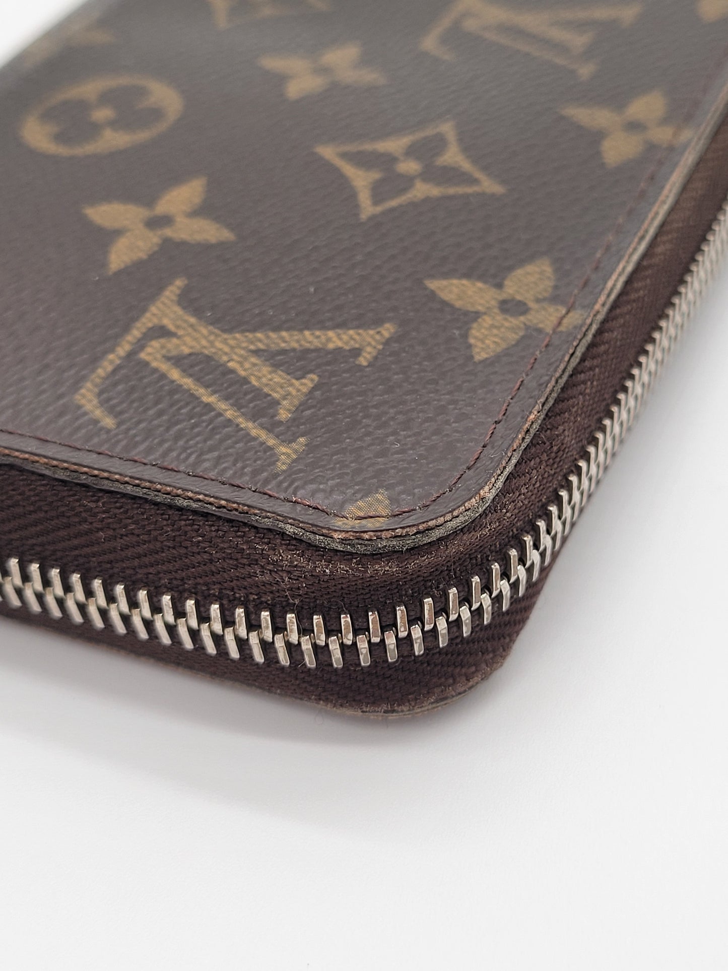 Louis Vuitton Zippy Wallet — Monogram Canvas | GHW | Full Set
