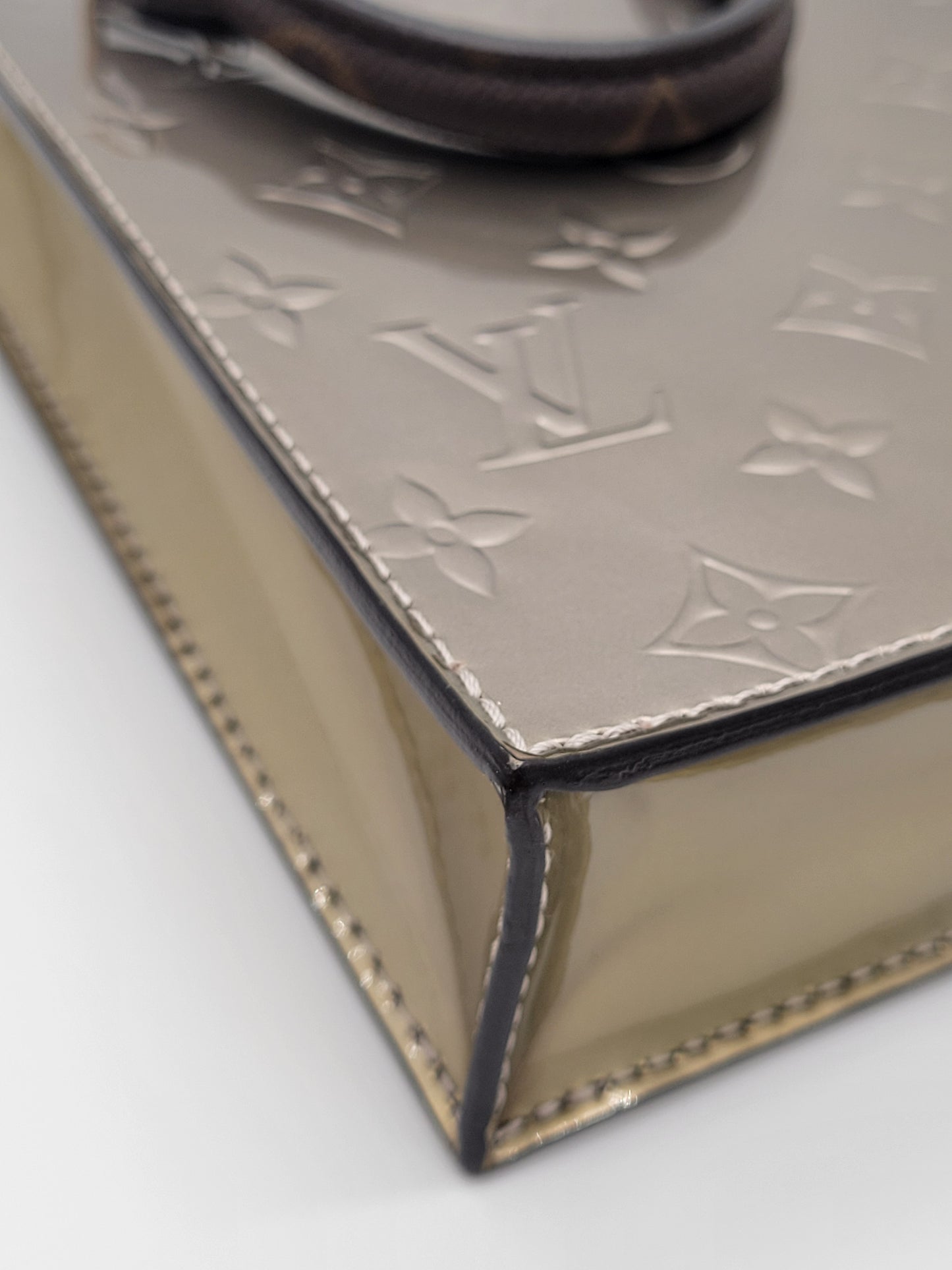Louis Vuitton Petit Sac Plat — Monogram Vernis | Metallic | GHW