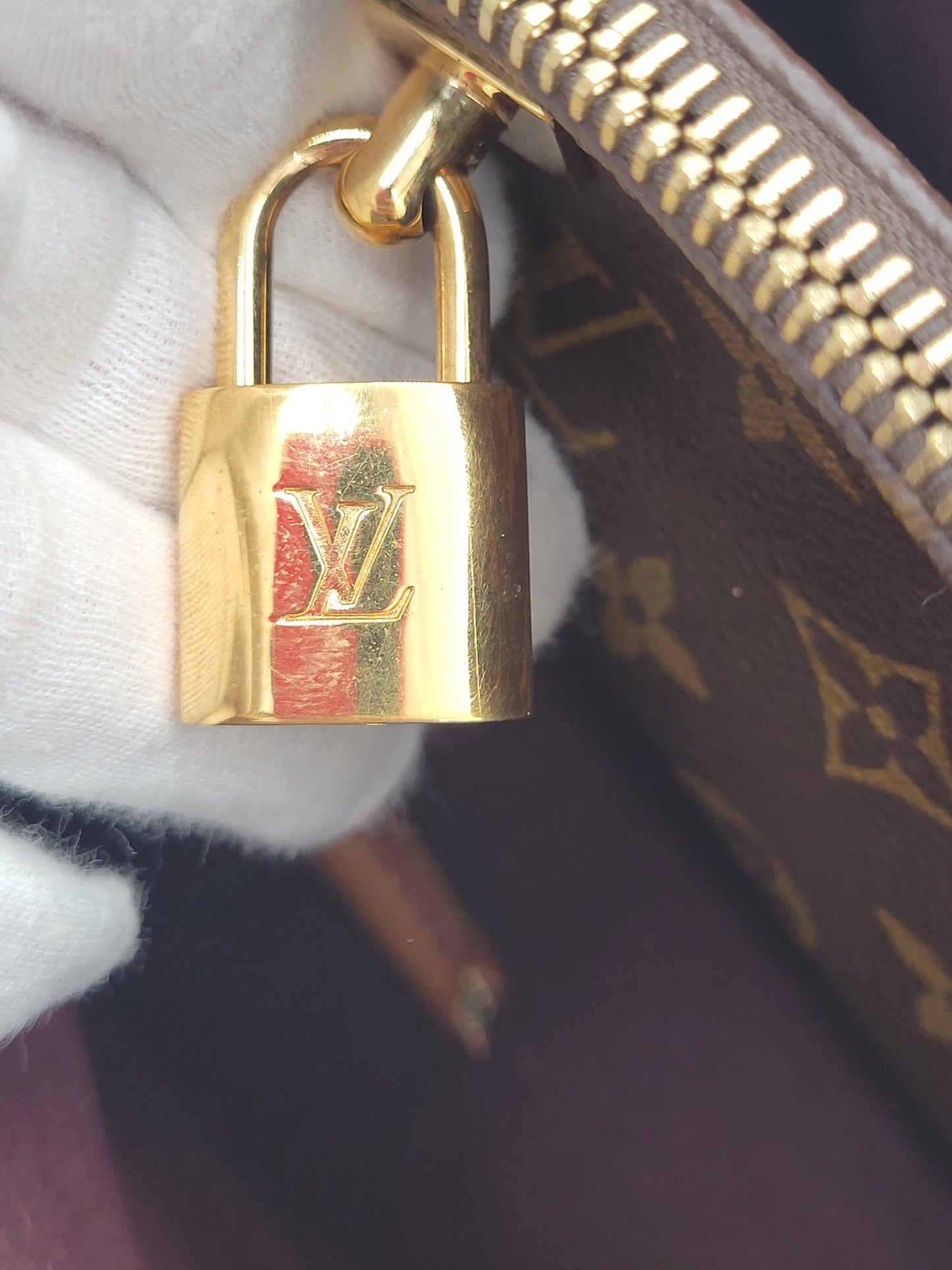 Louis Vuitton Montaigne MM — Monogram Canvas
