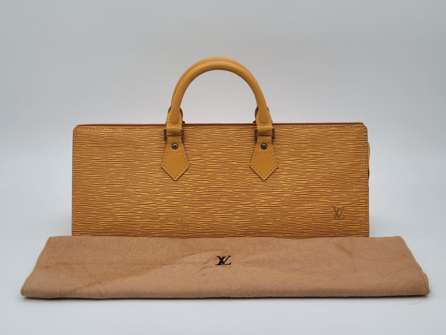 Louis Vuitton Sac Triangle — Epi Leather | Cannelle | GHW | Vintage