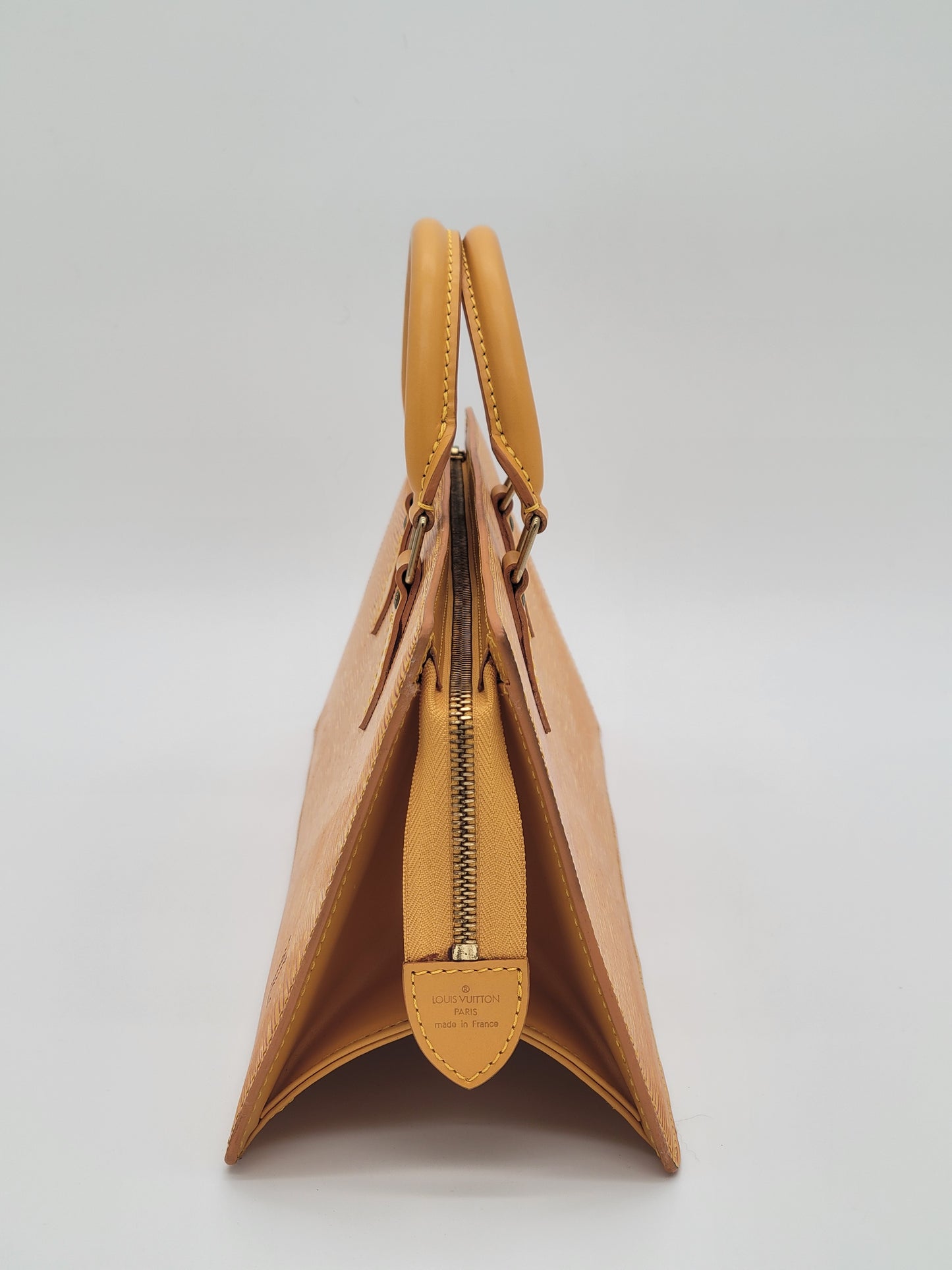 Louis Vuitton Sac Triangle — Epi Leather | Cannelle | GHW | Vintage