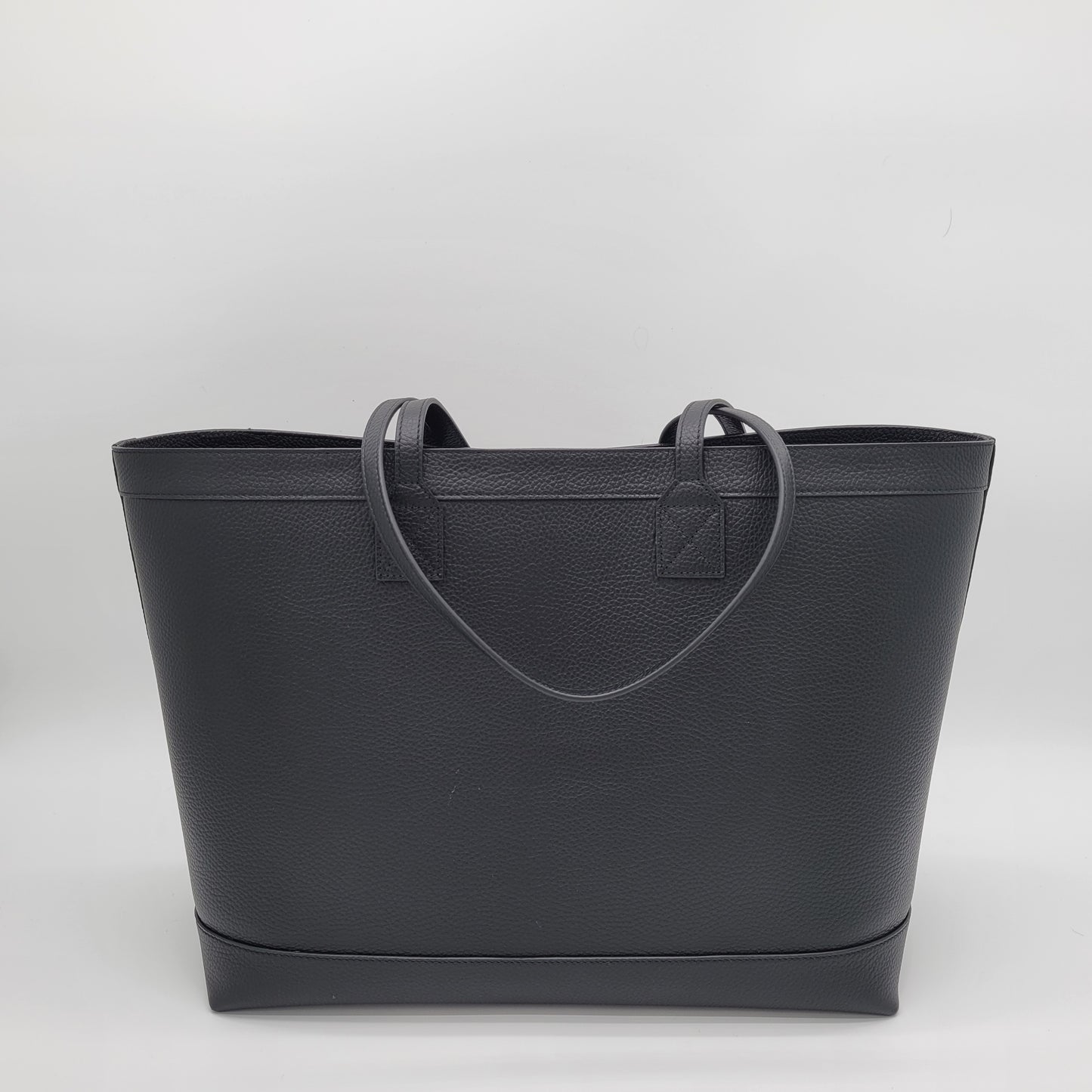 Burberry Medium Grainy Leather Tote Black-NWT