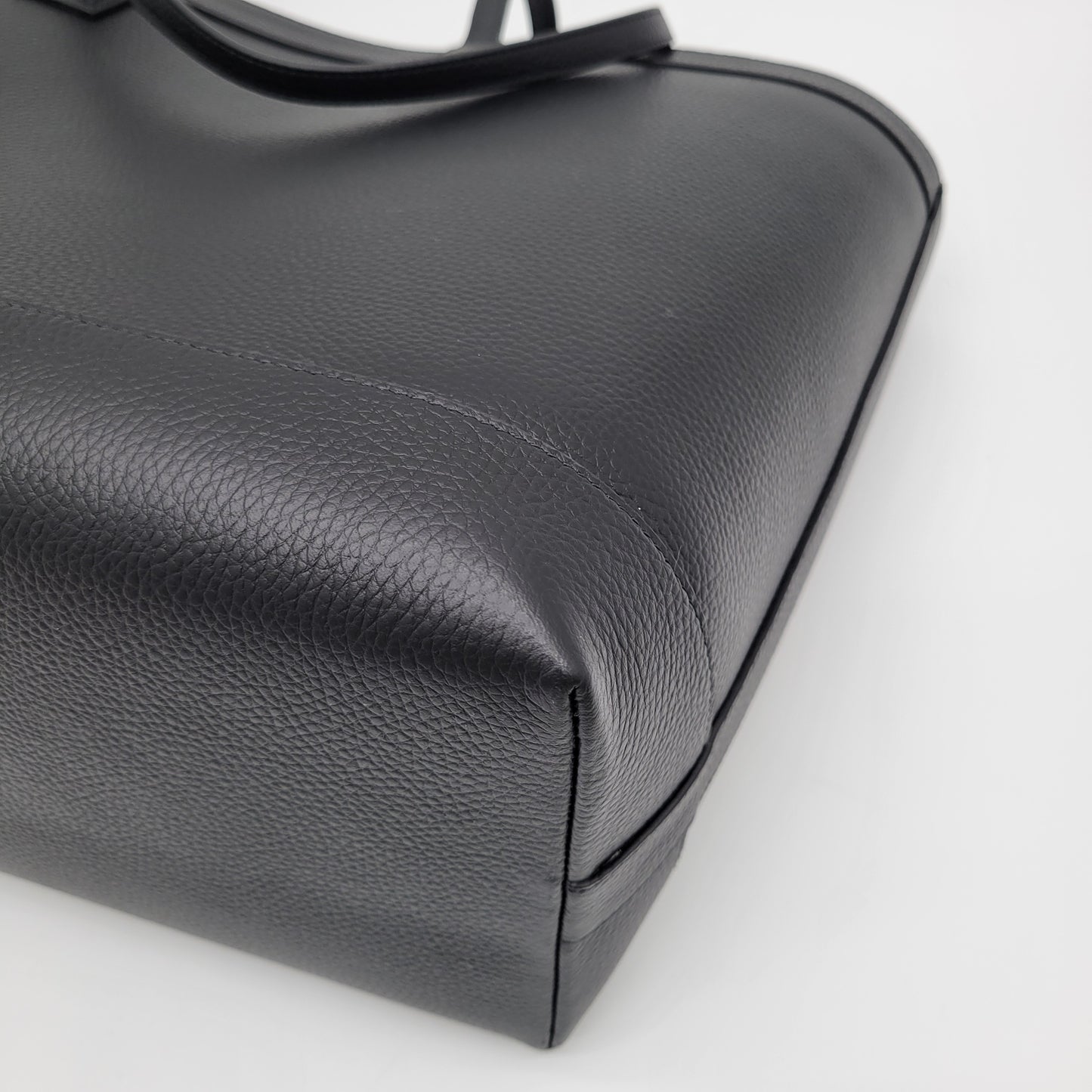 Burberry Medium Grainy Leather Tote Black-NWT