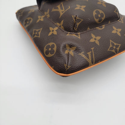 VINTAGE Louis Vuitton Monogram Partition Wristlet (c. 2000–2008)