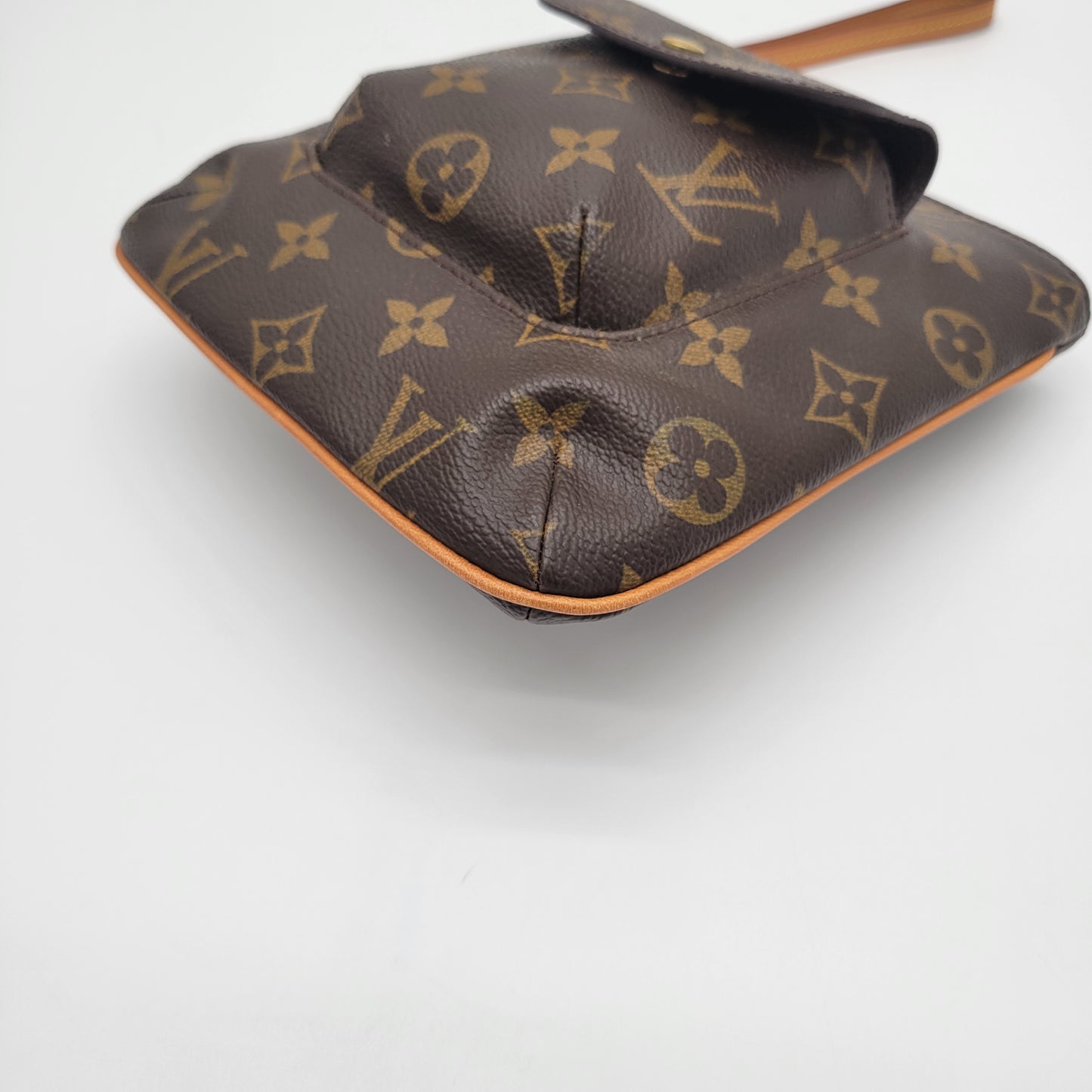 VINTAGE Louis Vuitton Monogram Partition Wristlet (c. 2000–2008)