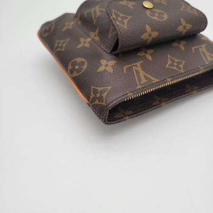 VINTAGE Louis Vuitton Monogram Partition Wristlet (c. 2000–2008)