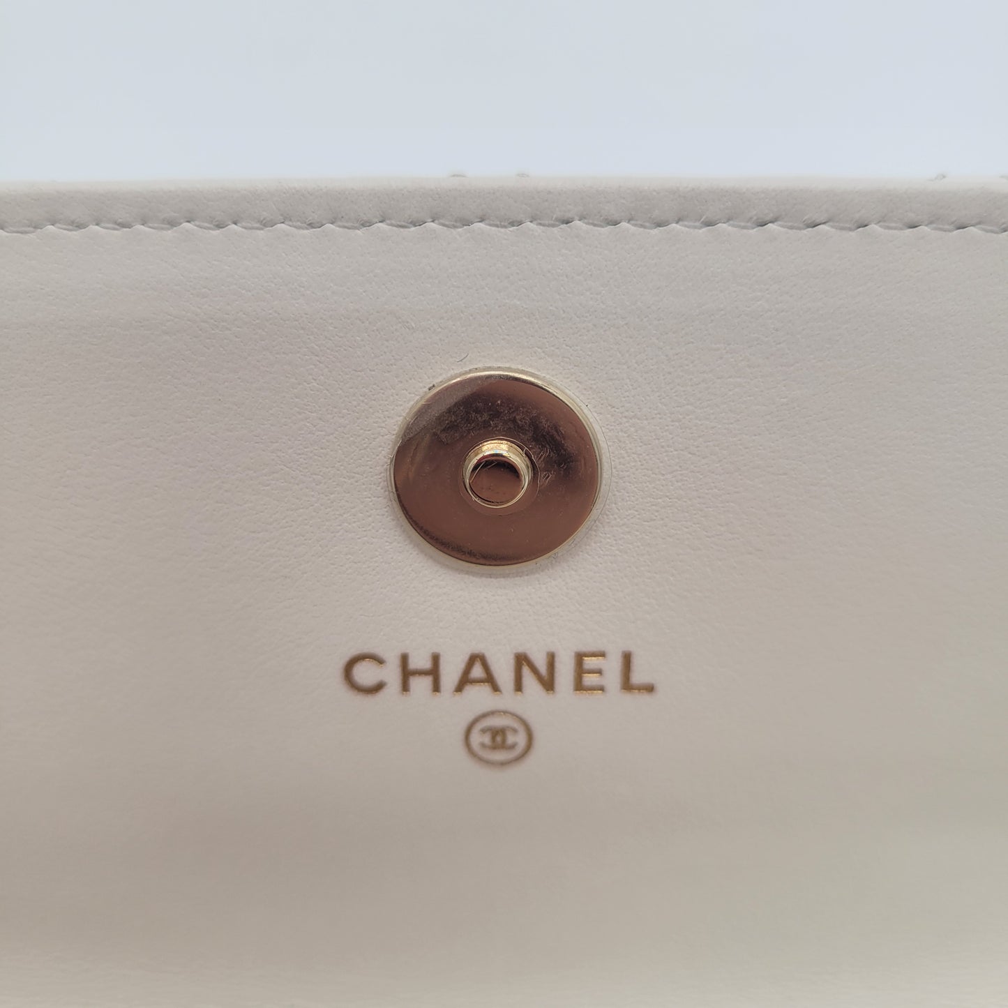 Calfskin Quilted Mini Maxi Pearls Wallet On Chain WOC White
