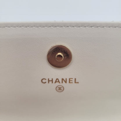 Calfskin Quilted Mini Maxi Pearls Wallet On Chain WOC White