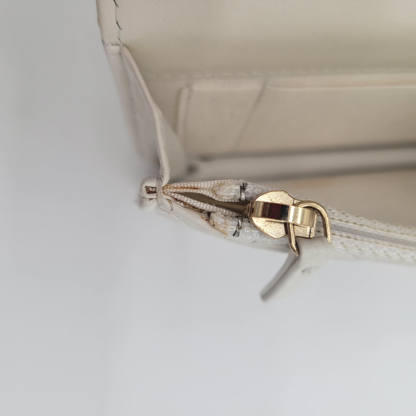 Calfskin Quilted Mini Maxi Pearls Wallet On Chain WOC White